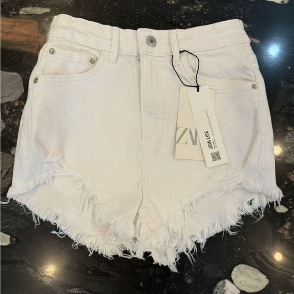 NWT ZARA High Rise Denim Shorts - Picture 3 of 6